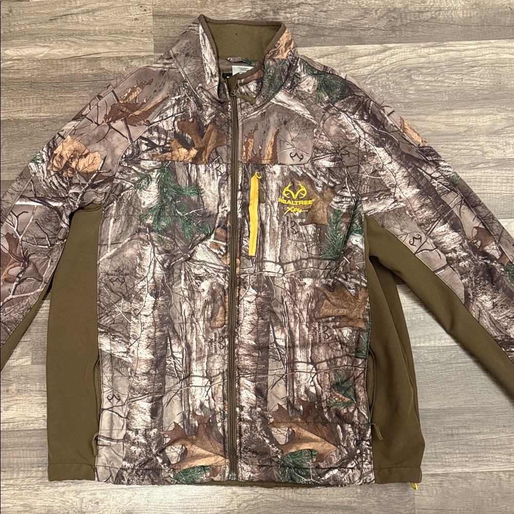 RealTree Men’s L Camo Full-Zip Jacket with Yellow Logo